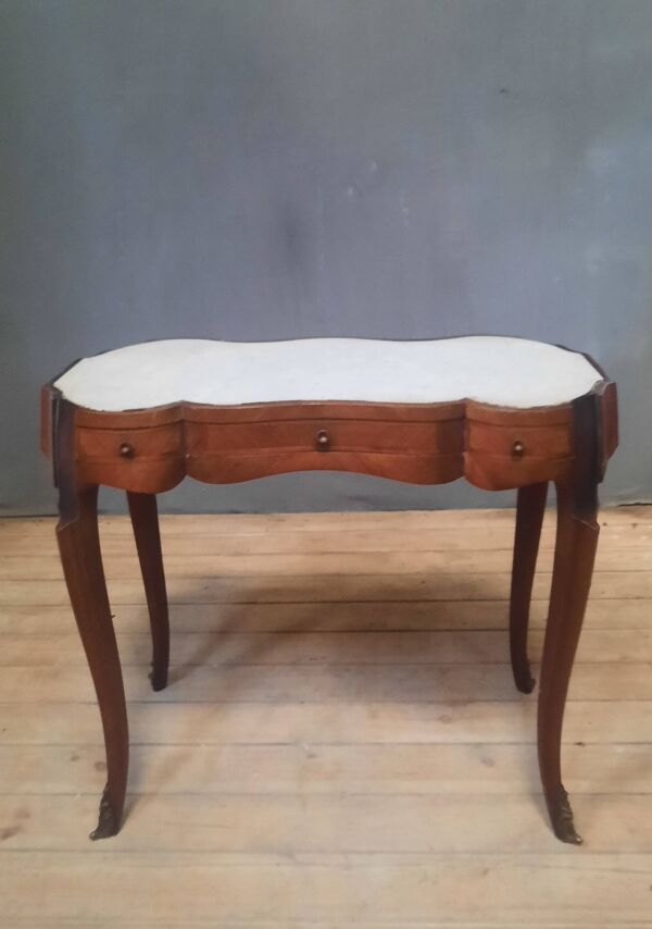 Coiffeuse style Louis XV formant table d accouchée
