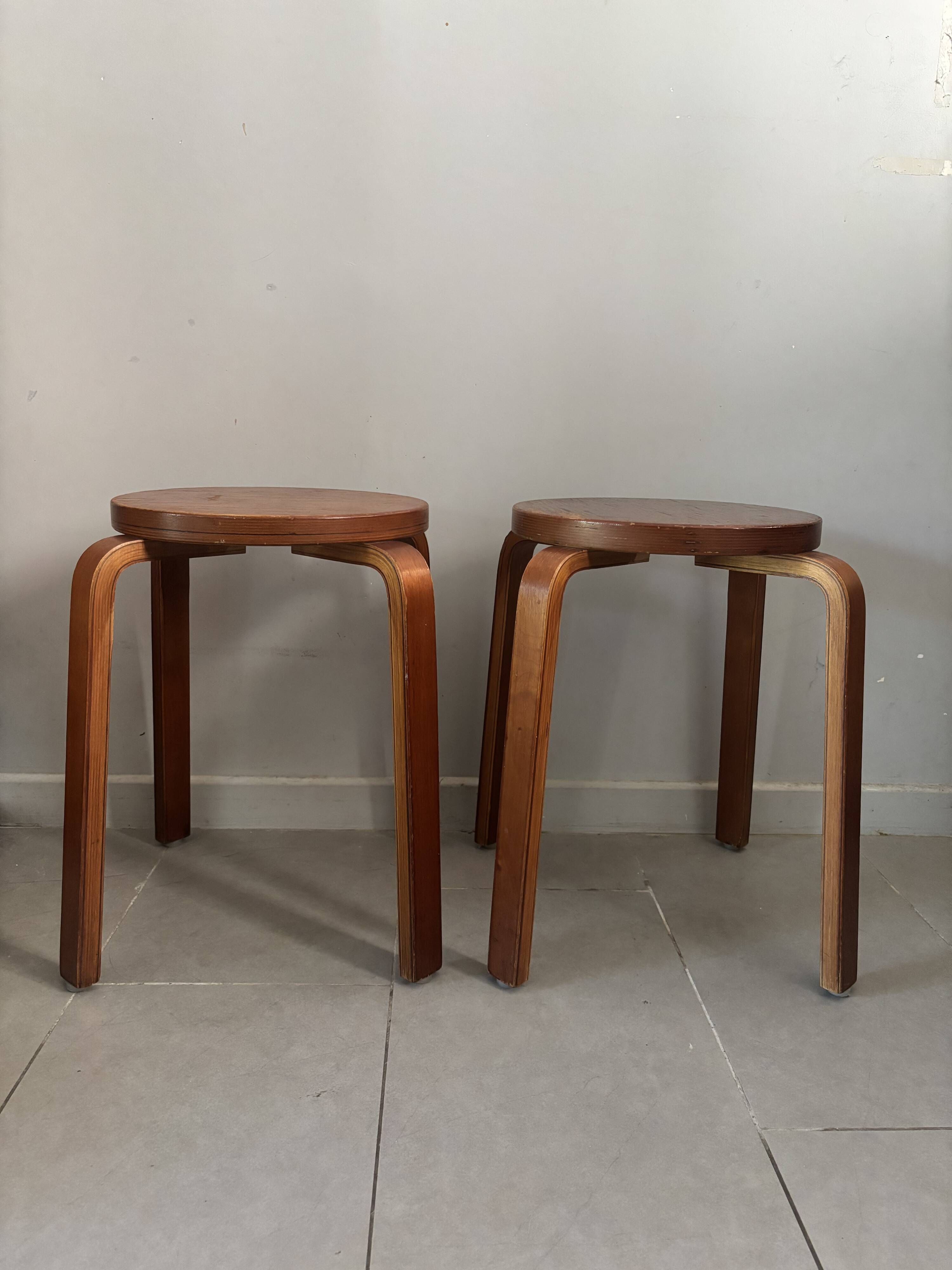 Pair of Artek stools model E60 (rare version with 4 legs), Alvar Aalto