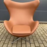 2x Fritz Hansen Egg chair by Arne Jacobsen in Cognac leather, new condition!
