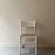 Paire de chaises vintage en bois blanc et paille