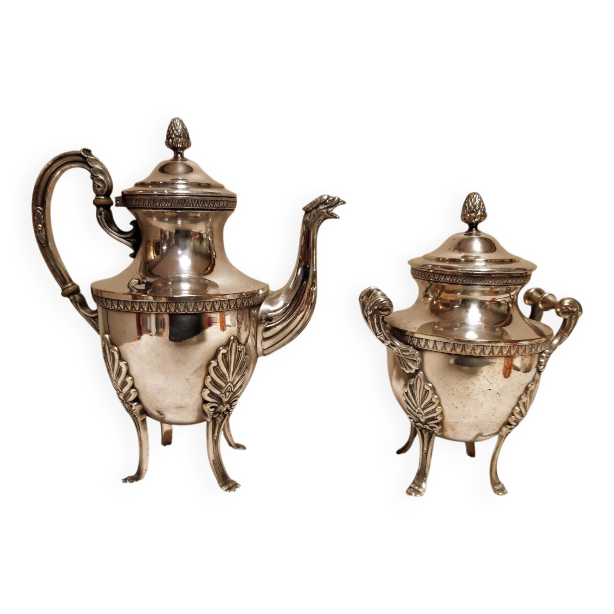 Elegant antique silver-plated service – Teapot and footed sugar bowl
