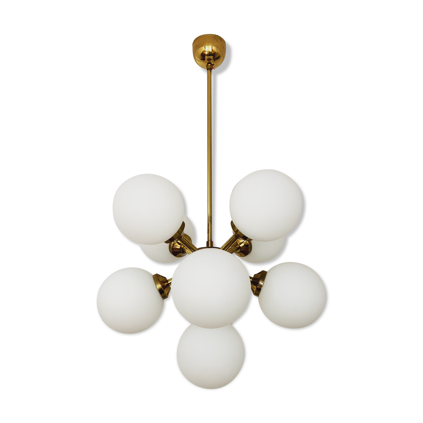 Lustre spoutnik en laiton et en verre d’opaline