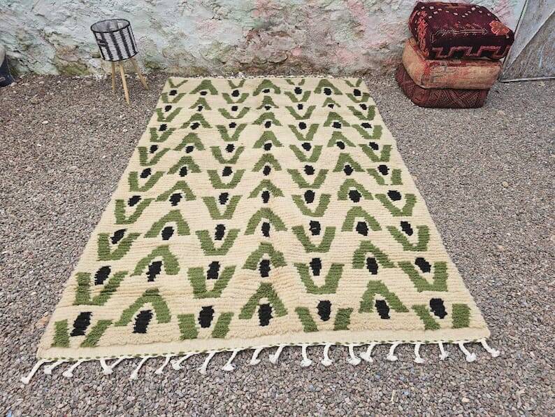 Traditional handmade Beni Ouraine rug size 200 x 300 cm