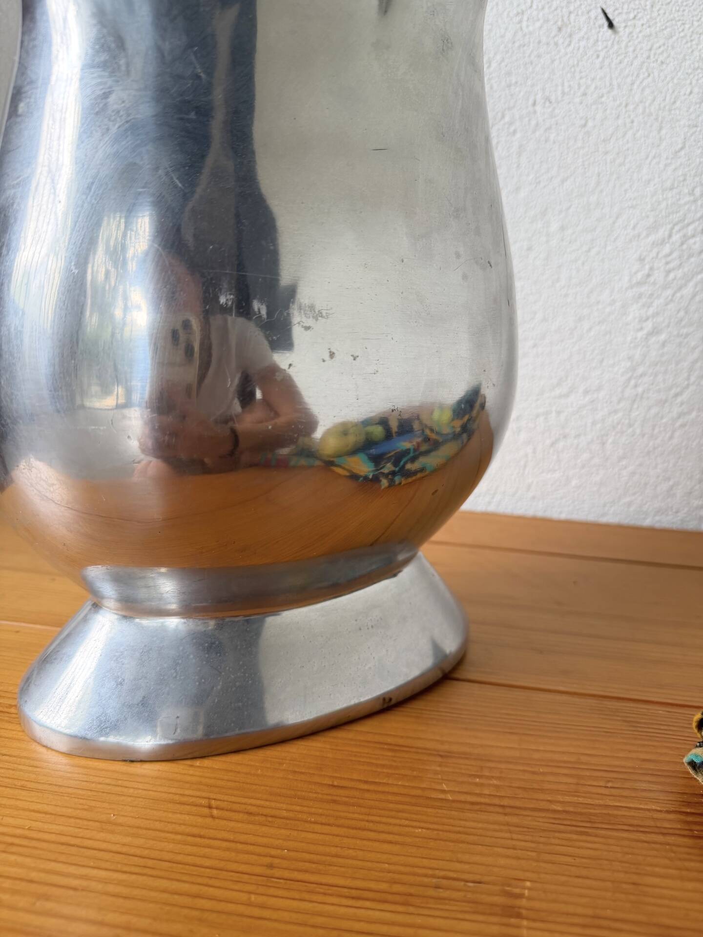 Aluminium fountain vase