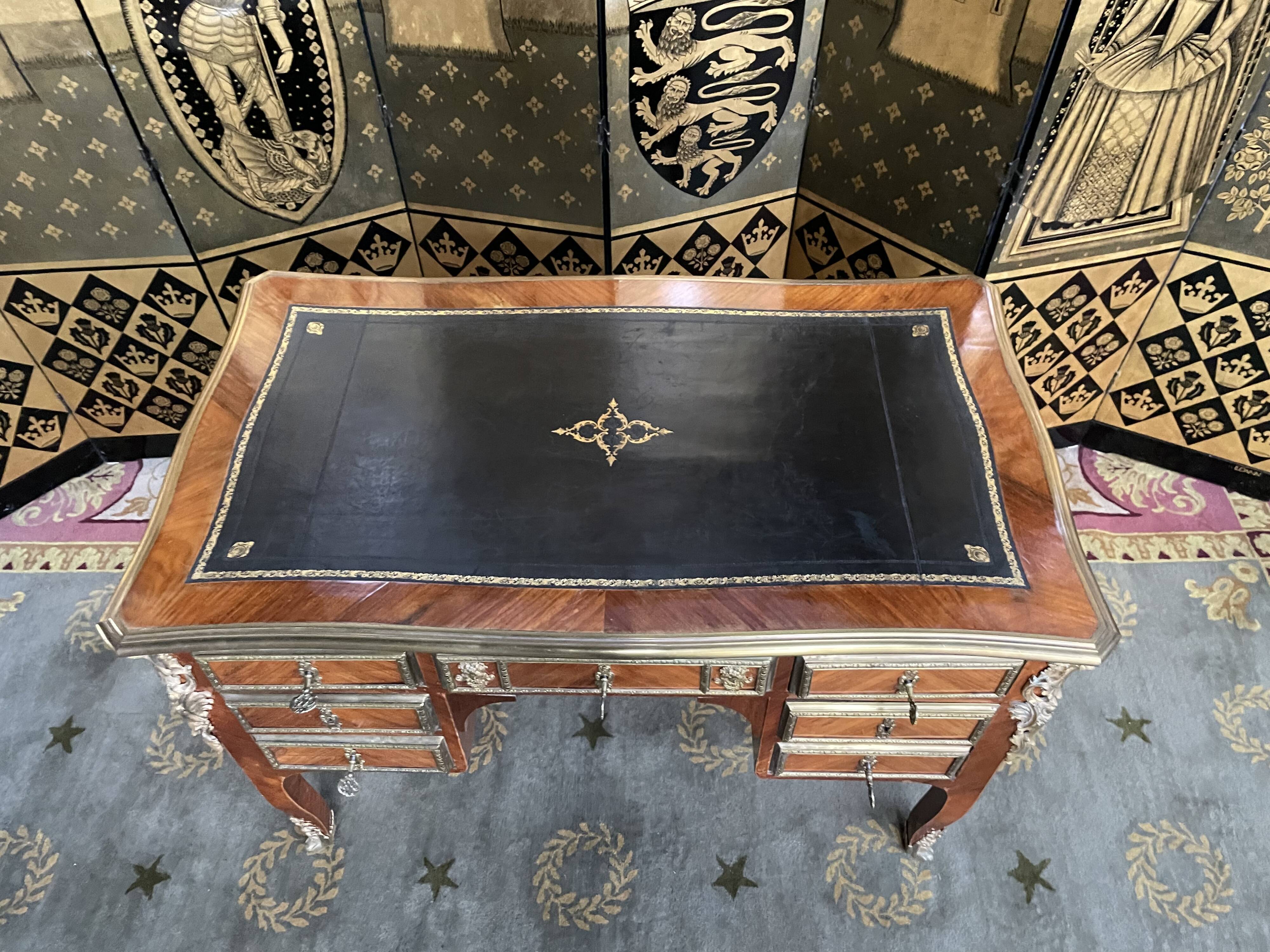 Bureau Louis XV Transition en marqueterie
