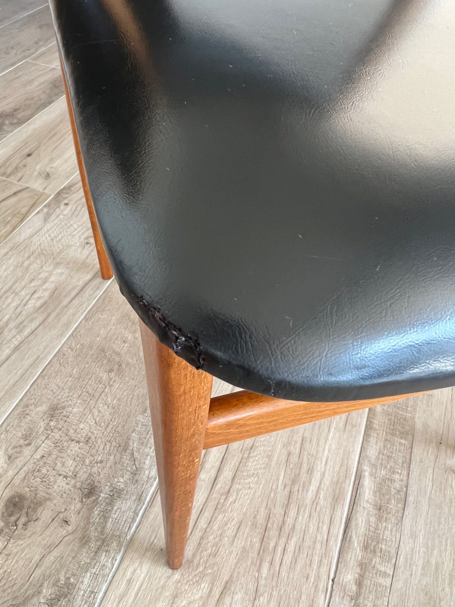 Set of 4 Scandinavian chairs