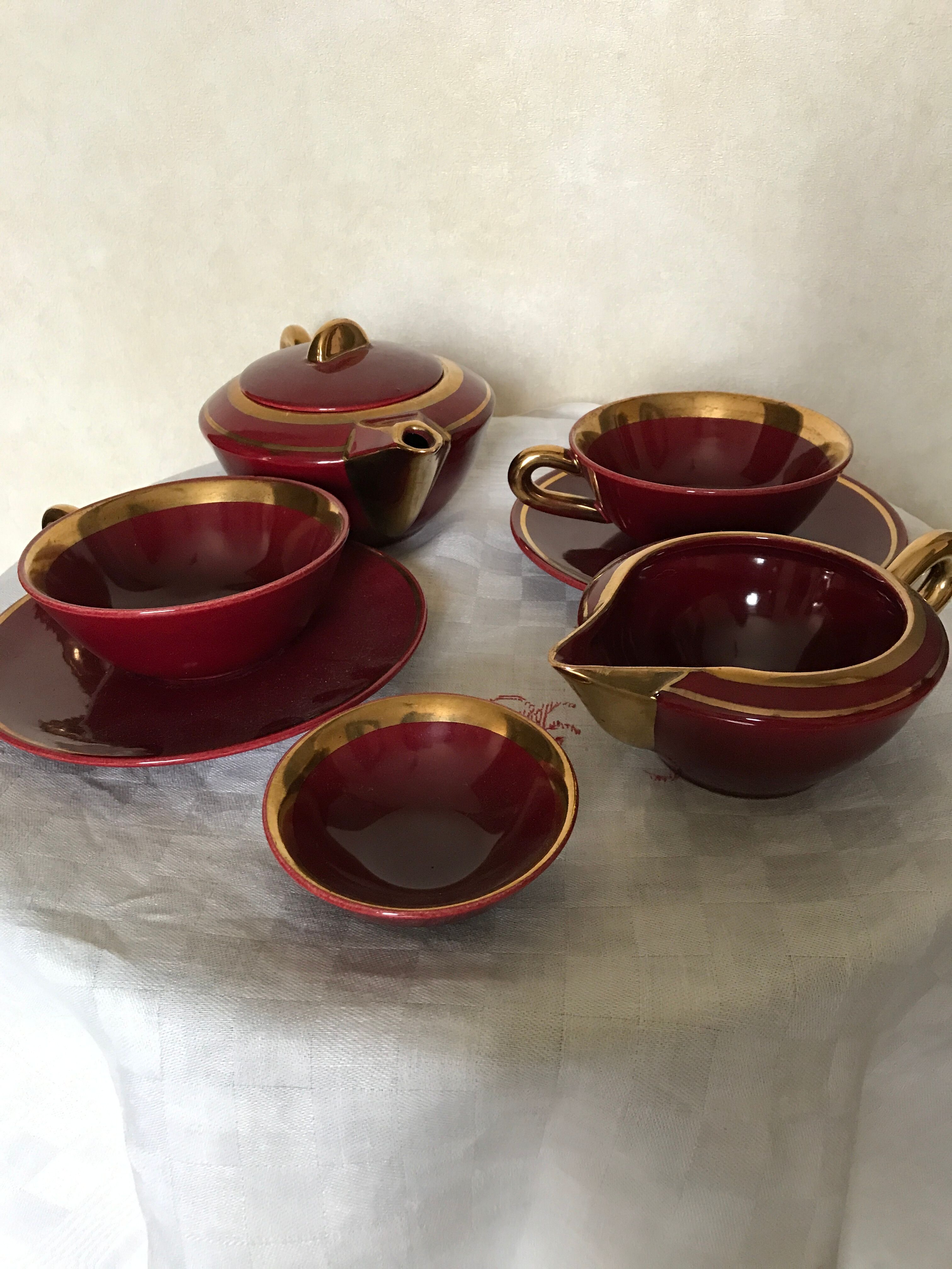 Art Deco head-to-head