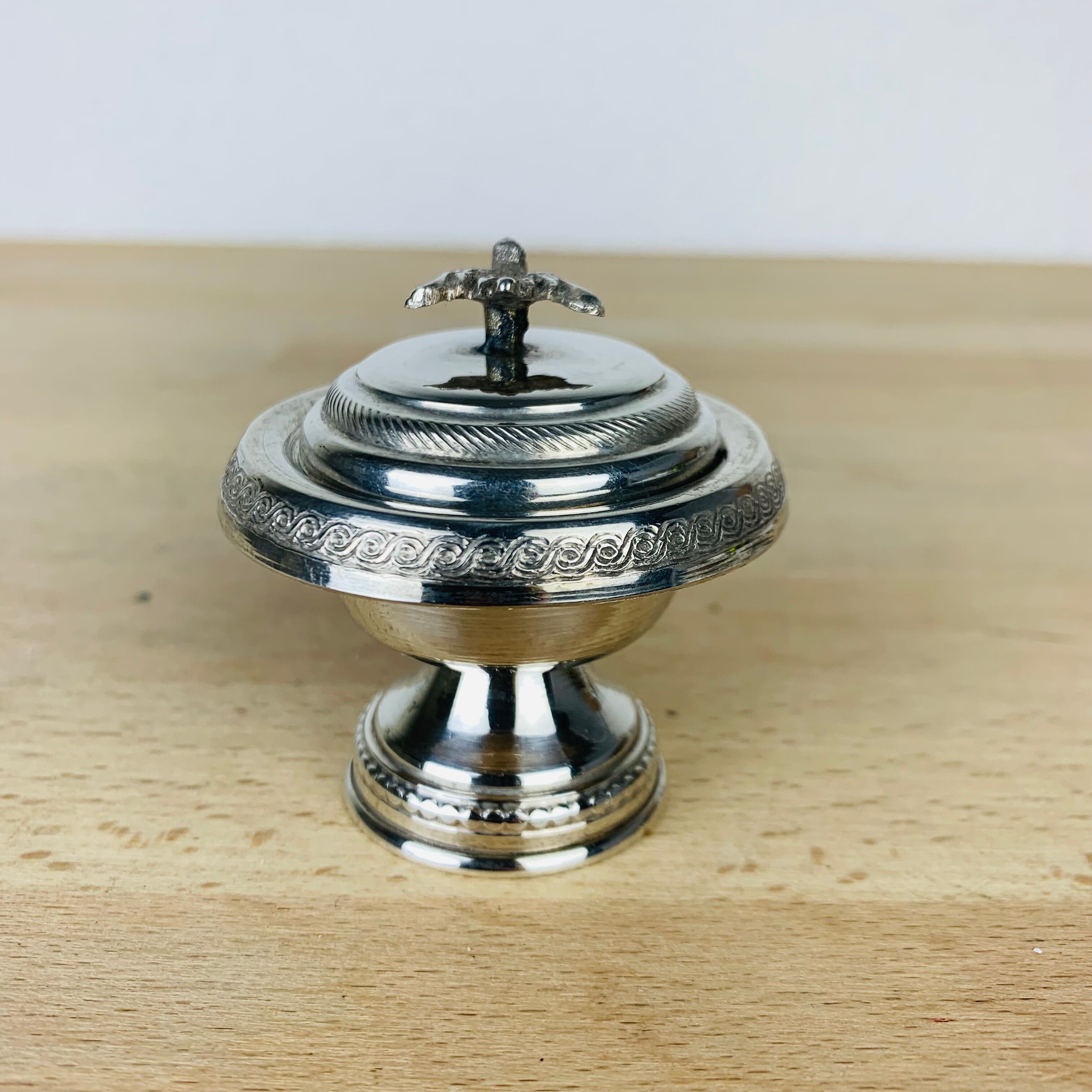 Salter bird silver metal