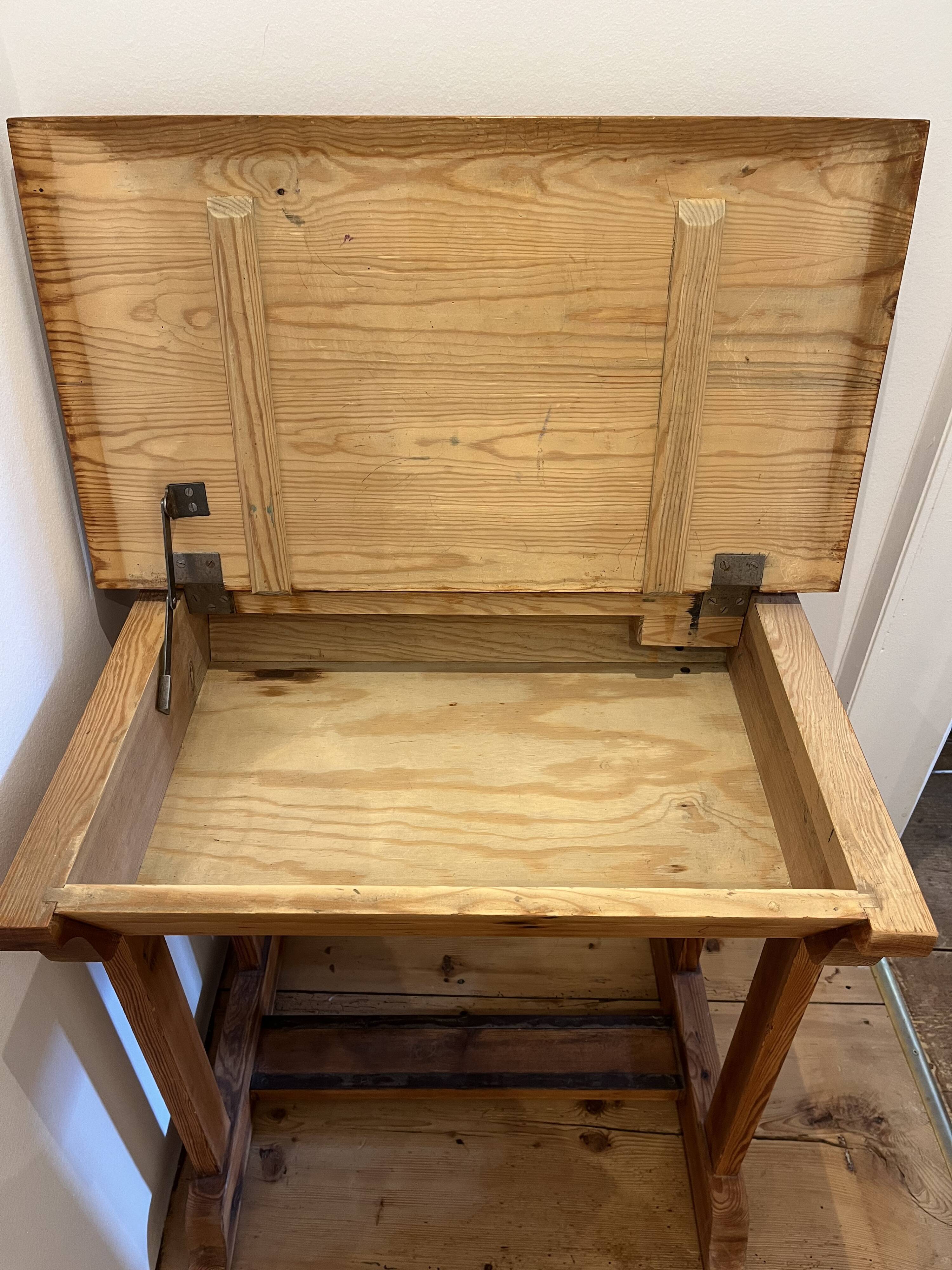 Scandinavian school office