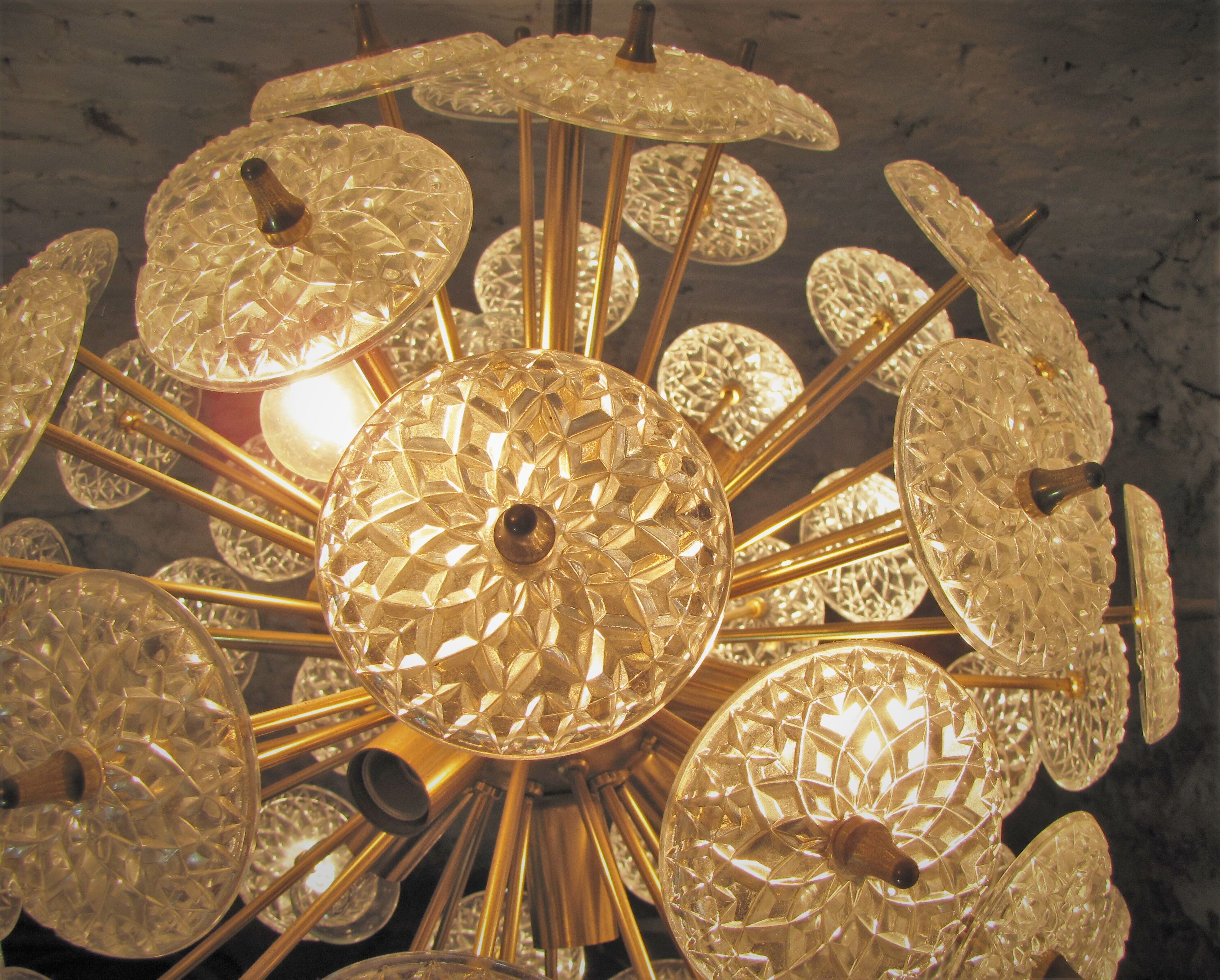 Chandelier Sputnik of Emil Stenjar of the 1960s