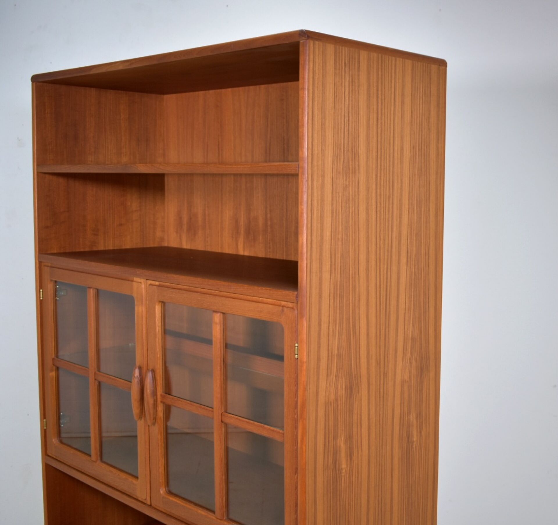 Highboard by Dyrlund 1970s skandinavian Teak showcase Danish