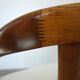 Fauteuil vintage en bois et bouclette fine