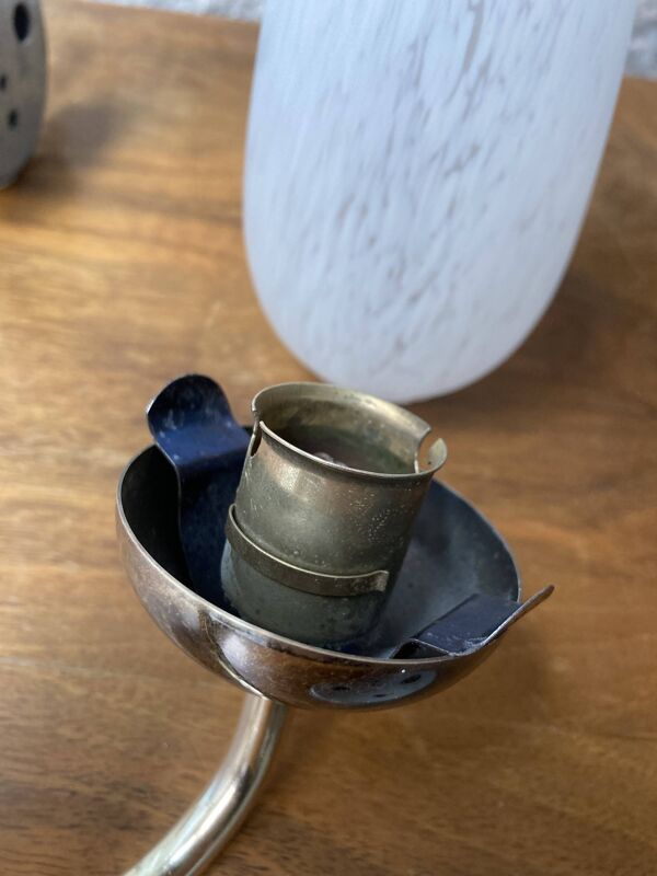 Paire d'appliques dorées et globe moucheté années 50