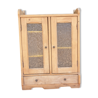 Medicine cabinet / toilet cabinet