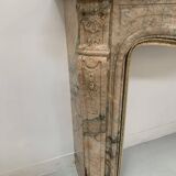Cheminée de style Louis XV en marbre de breche rouge XIX siècle