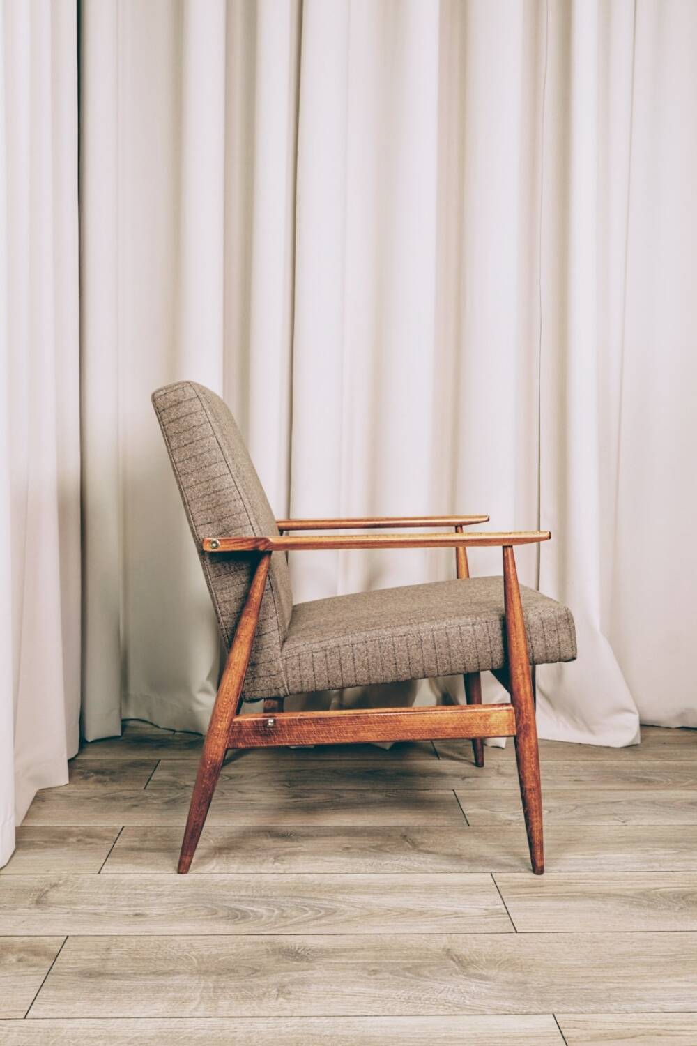 Scandinavian armchair in natural wool by H.Lis