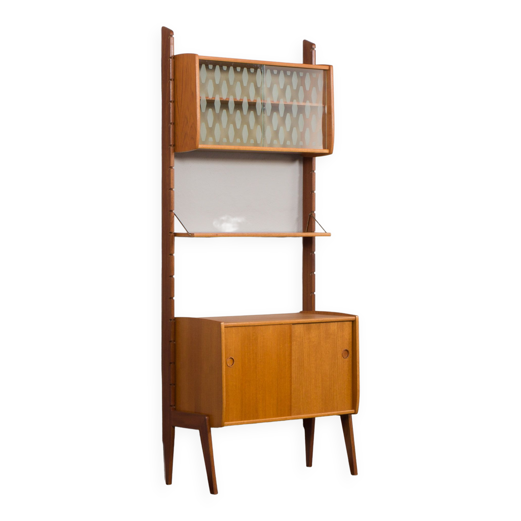Scandinavian free standing wall unit model Ergo in light teak by John Texmon, Norway 1960s