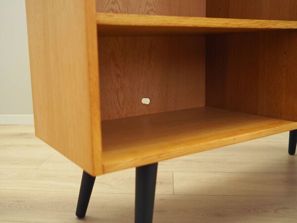 Bibliothèque en frêne, design danois, années 1970, production : Danemark