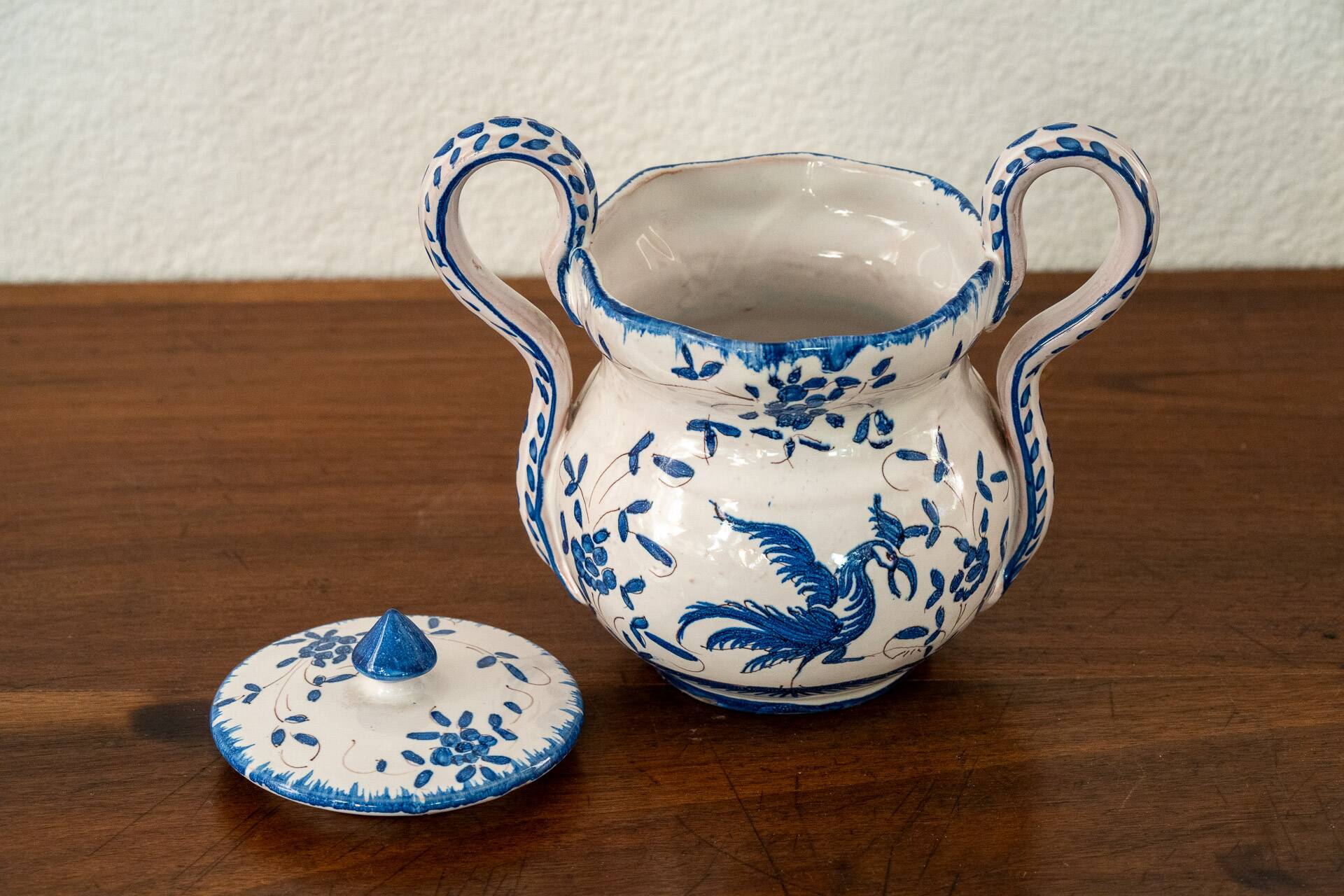 sugar bowl in Martres-Tolosane earthenware with Moustiers decorations