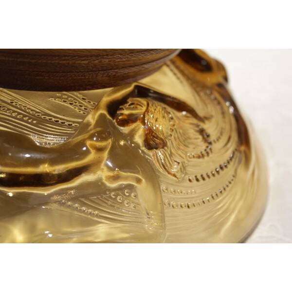 Glass coupe 'Naïades' with turned wooden Art Deco base