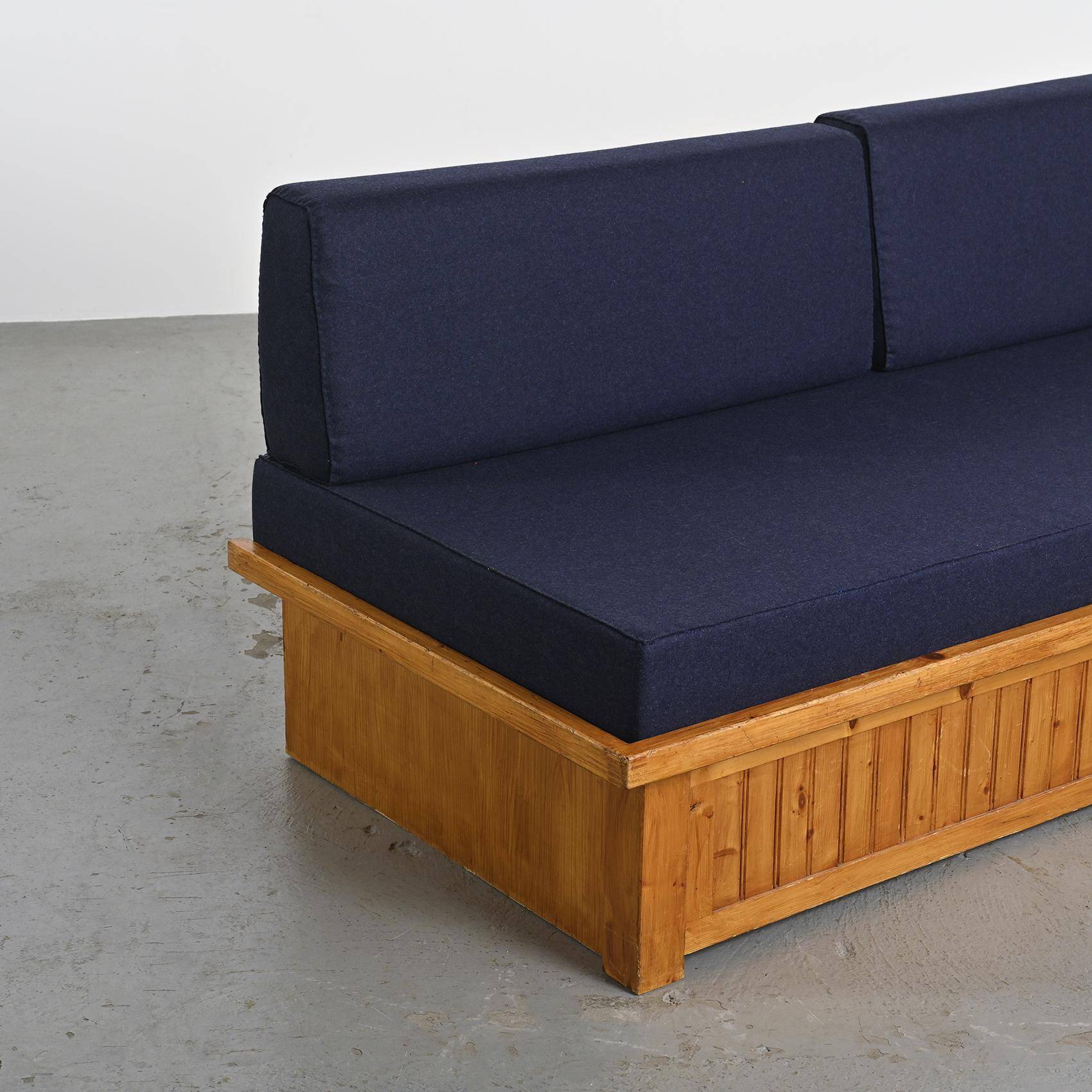 Banquette-lit par Charlotte Perriand, Les Arcs 1970