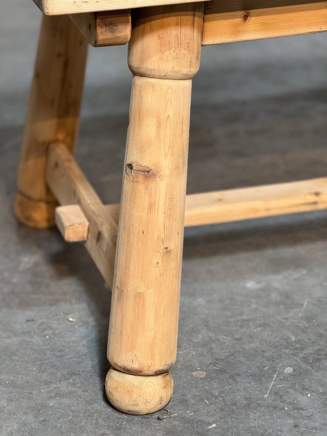 Scandinavian table in fir