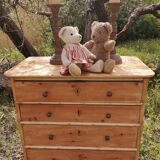 4-drawer pine chest of drawers