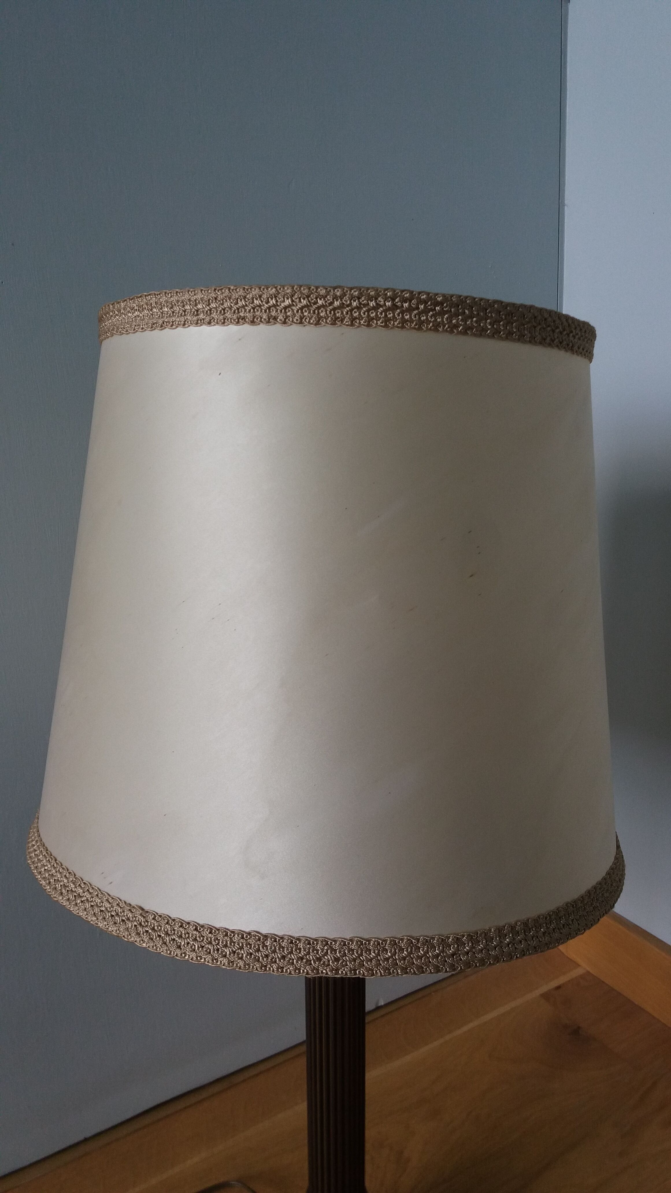 Antique column lamp in marble and gilded metal