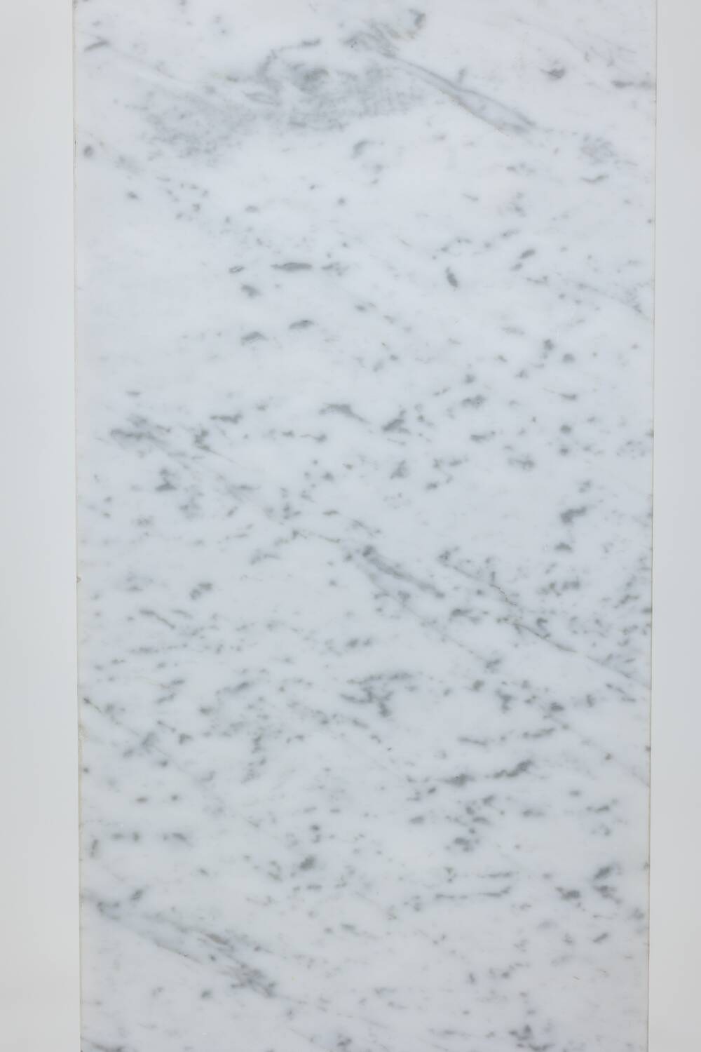 Pair of Art Deco style columns, in white marble, 20th century