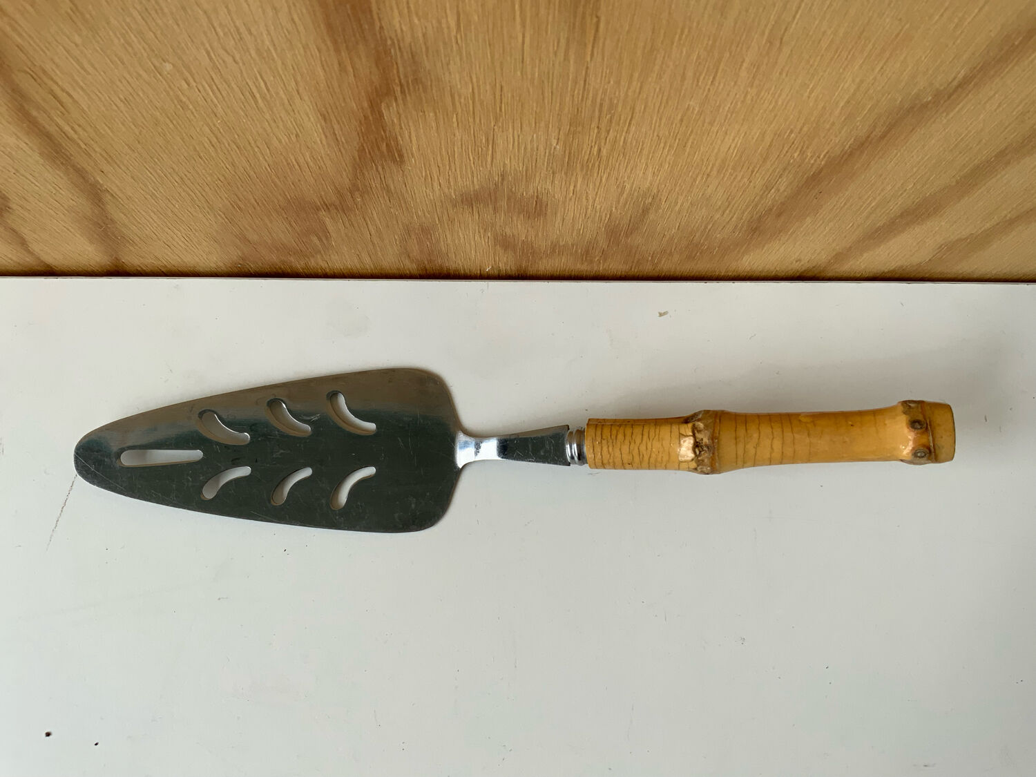 Bamboo pie shovel