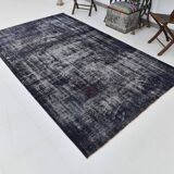 170x275 cm Dark Purpel vintage carpet, distressed dark purpel old carpet.