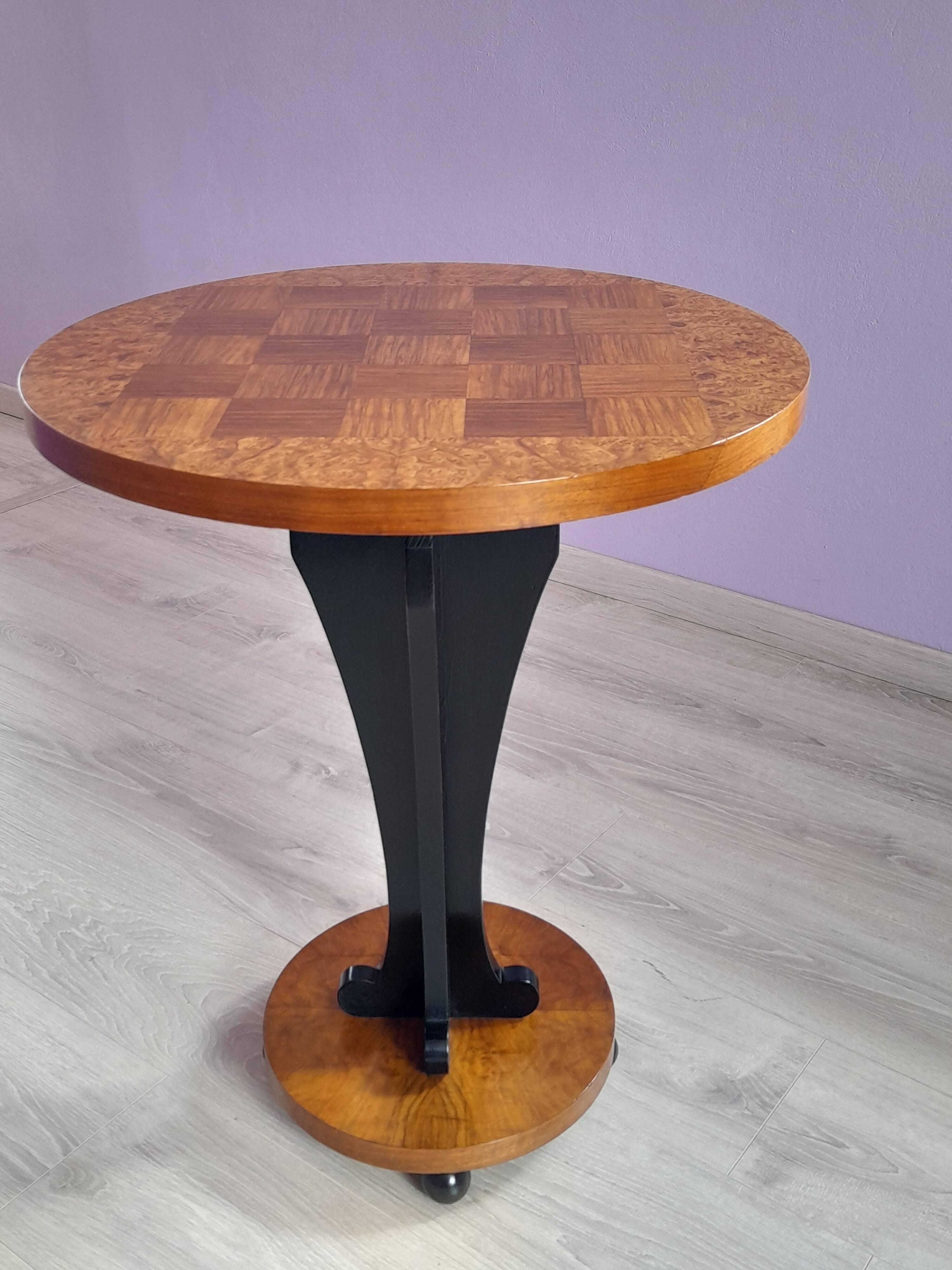 Art Deco pedestal table