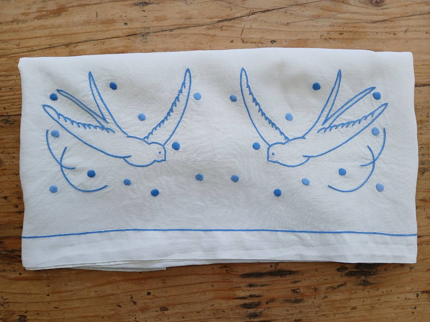 Embroidered sheet, blue swallow pattern, 88x170 cm