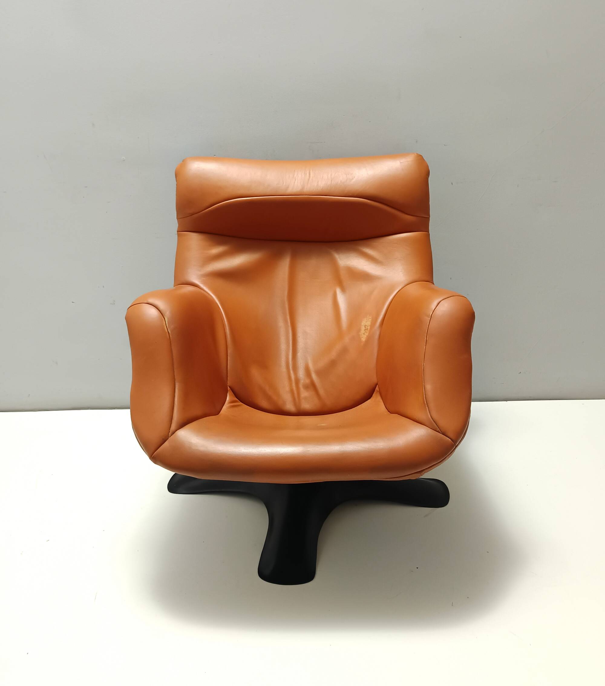 Karuselli Lounge Chair by Yrjö Kukkapuro for Haimi in Orange Leather, 1970s