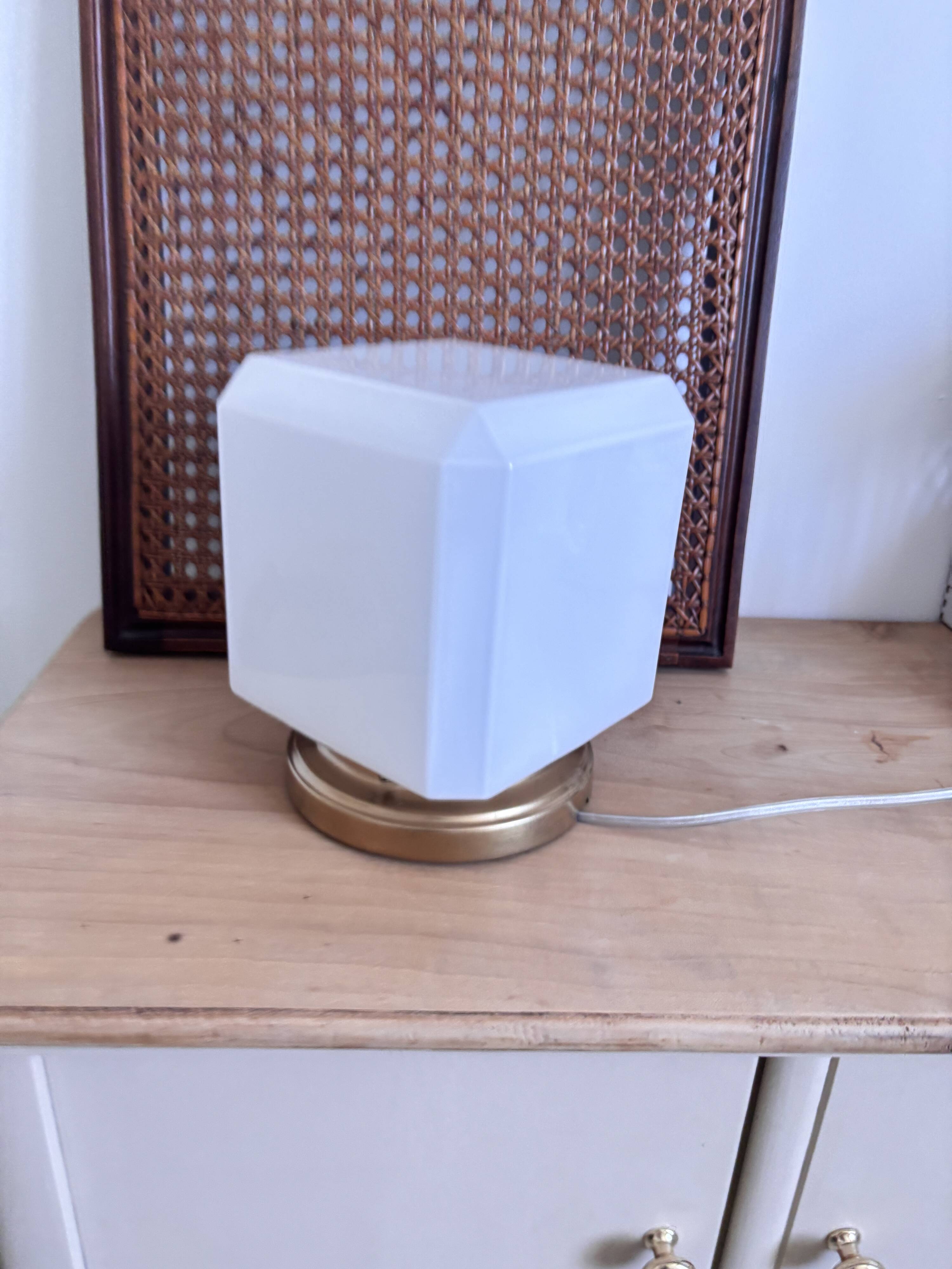 Cubic opaline table lamp