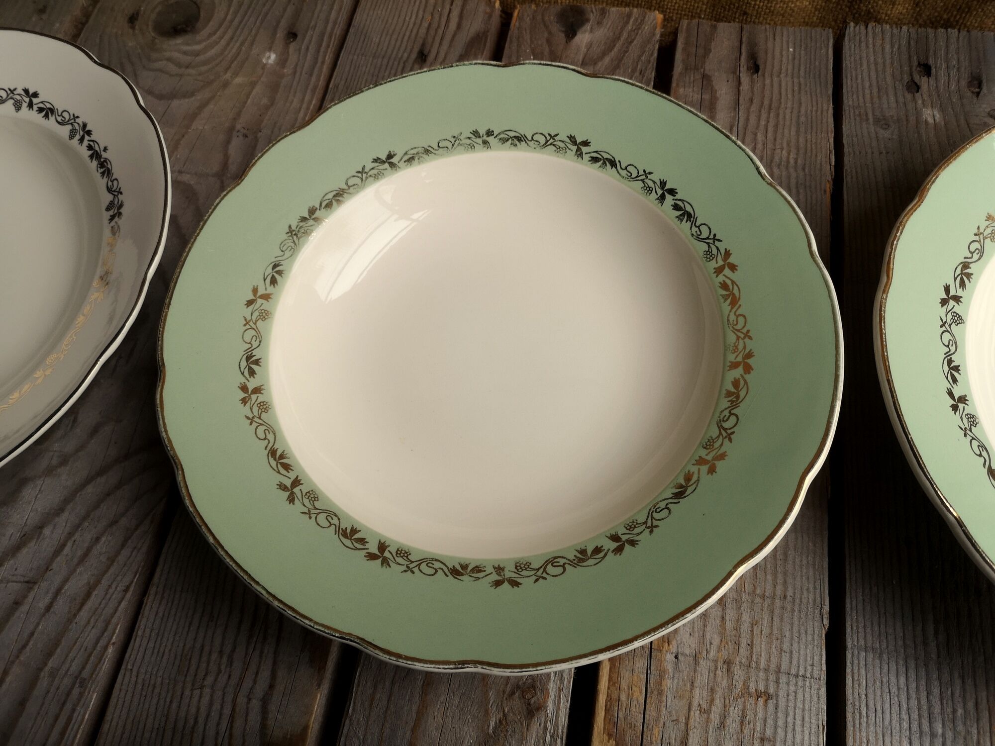 6 Villeroy & Boch deposed hollow plates in ceramics gold decoration