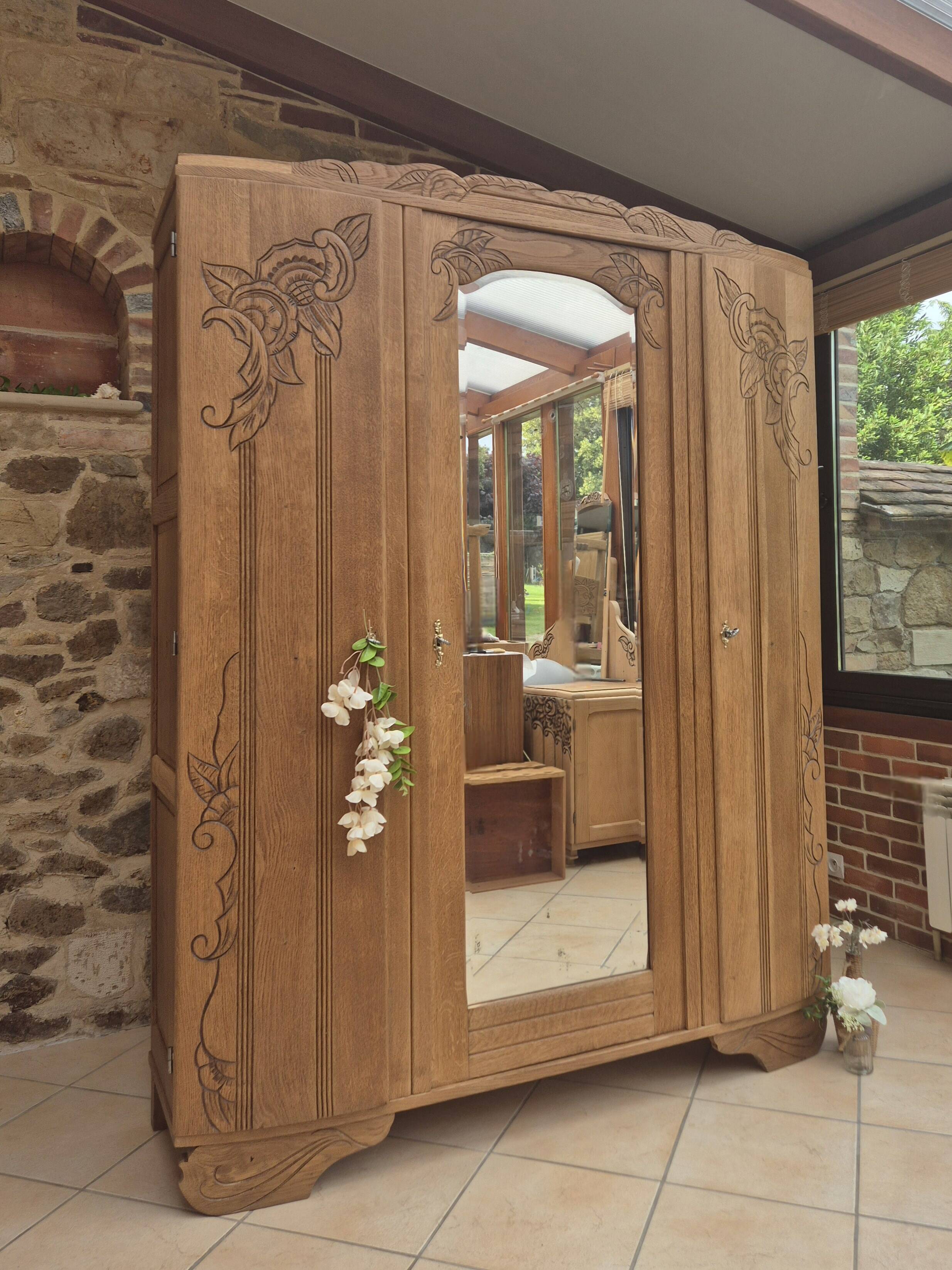 Art Deco cabinet