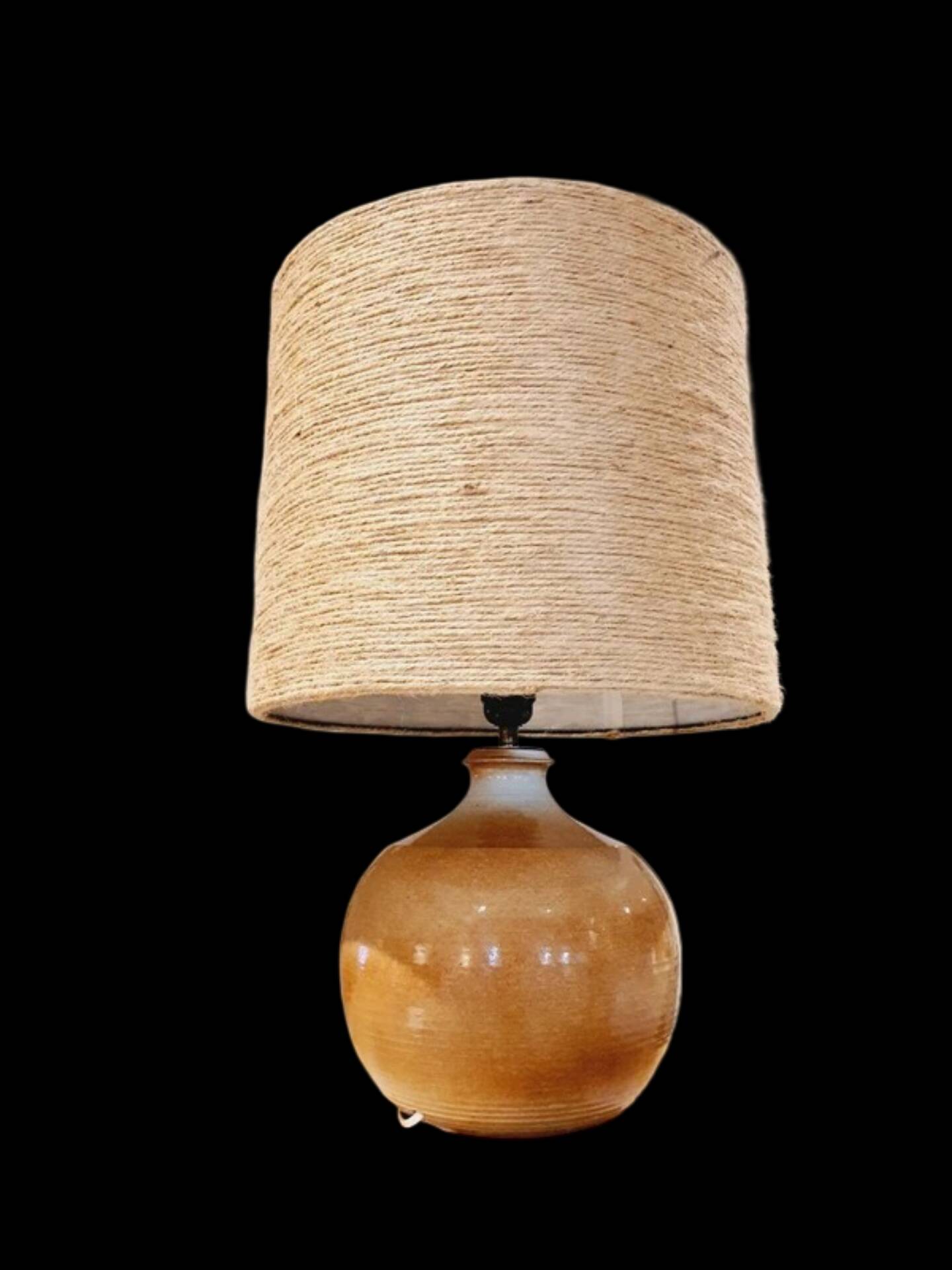 Handcrafted lamp in stoneware and jute fabric: wabi-sabi spirit (1970s-80s)