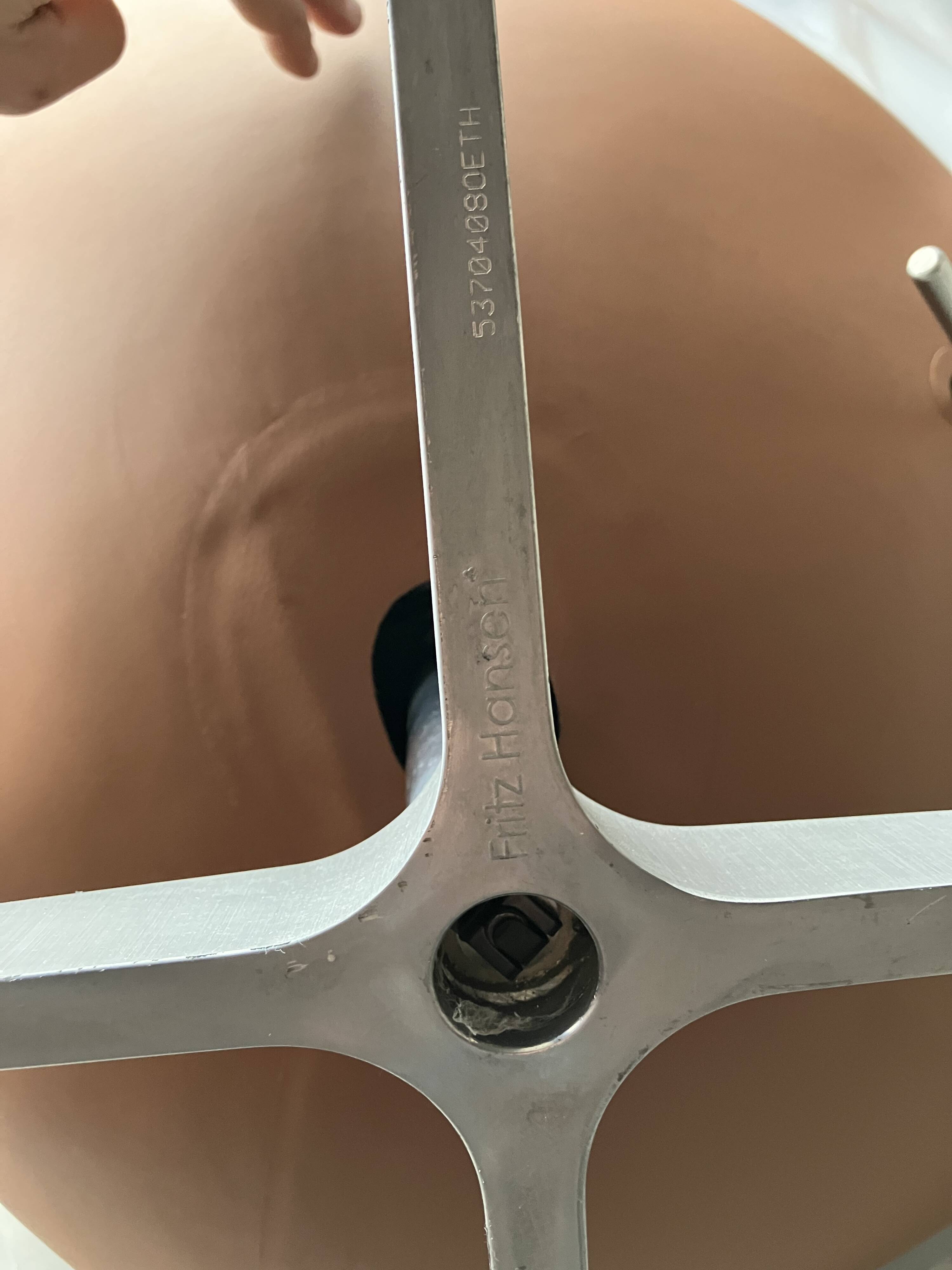 2x Fritz Hansen Egg chair by Arne Jacobsen in Cognac leather, new condition!