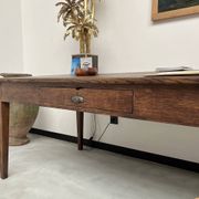 Grande table écritoire des années 40 en chêne massif