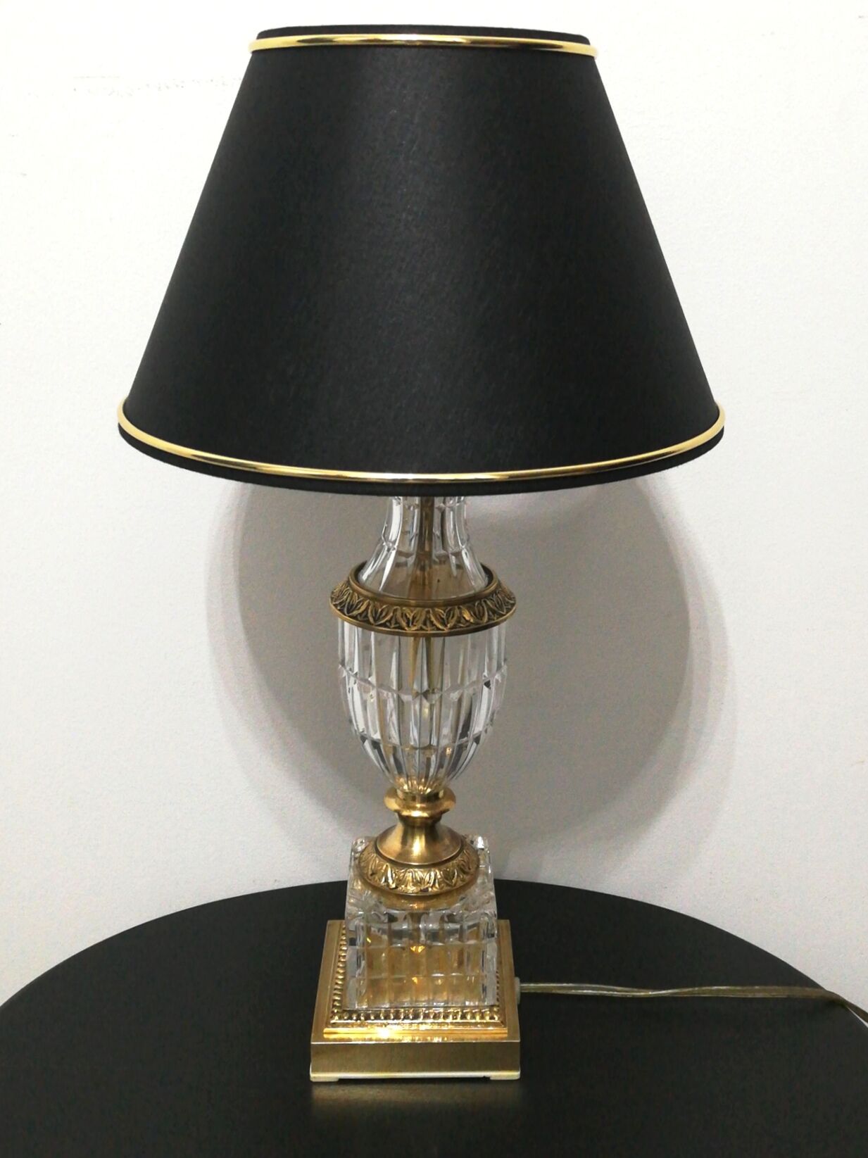 Lampe de chevet en verre ciselé et laiton doré