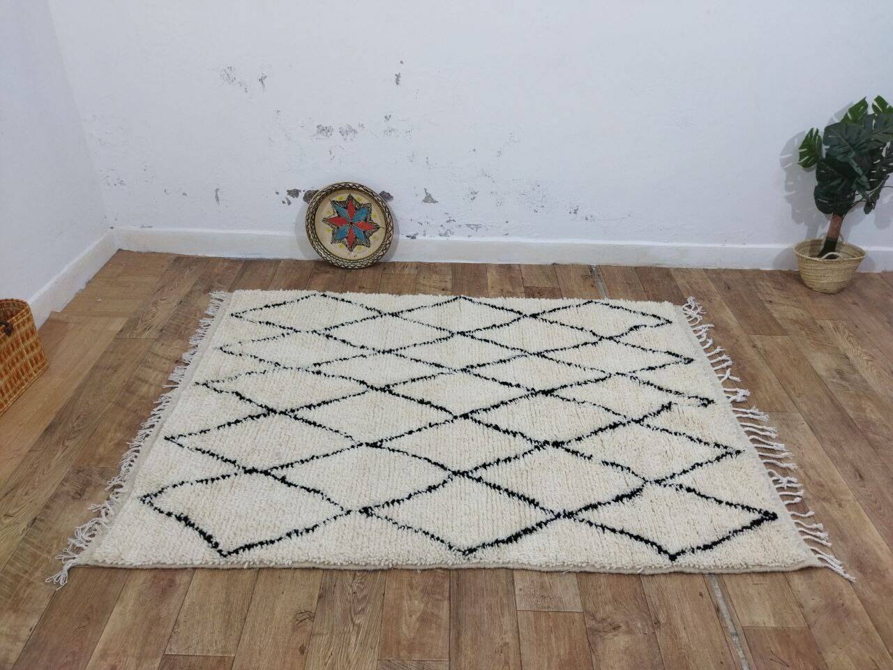 Azilal Berber rug in handmade wool 200 X 140 CM