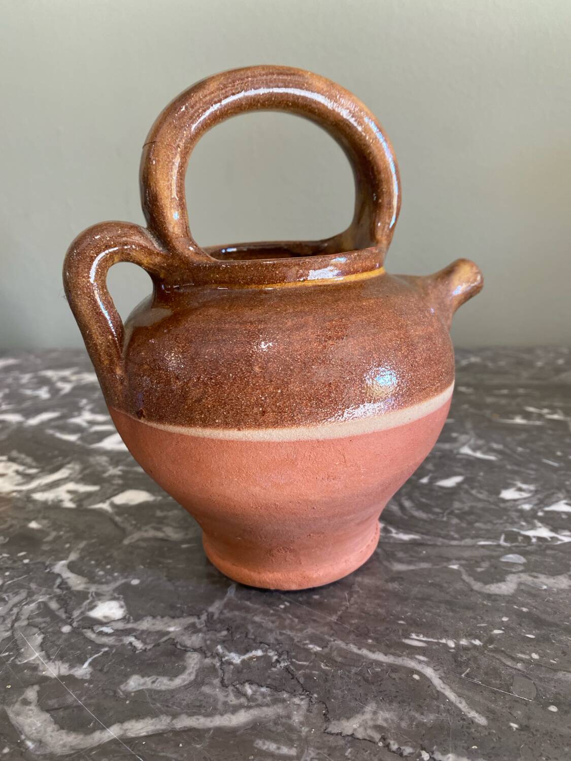 Cruche ancienne en terre cuite vernissée