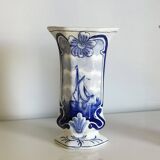 Pair of Dutch jarrones – ceramica delft