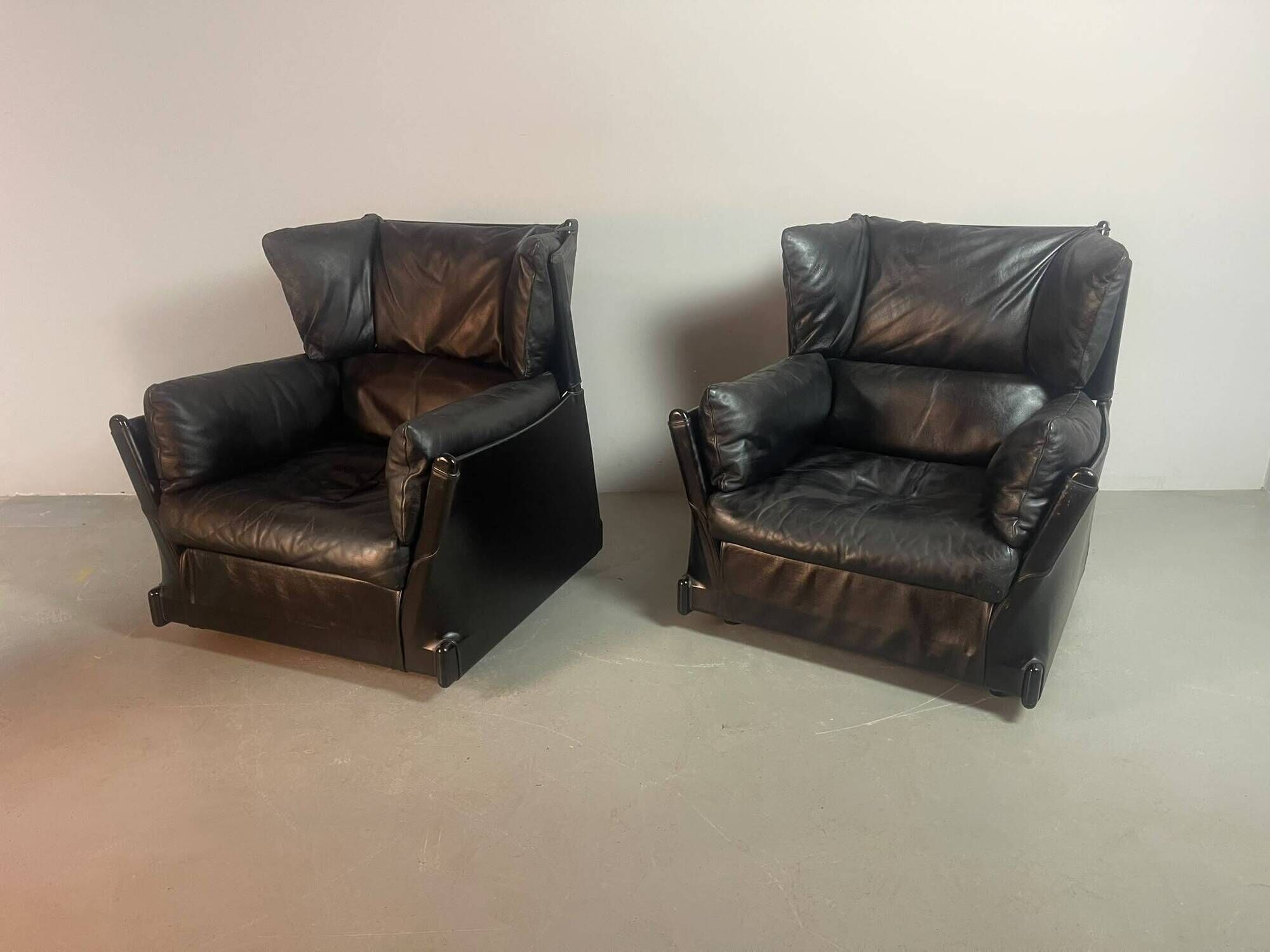Cassina Lounge Chairs ‘Viola d’Amore’ by Piero de Martini