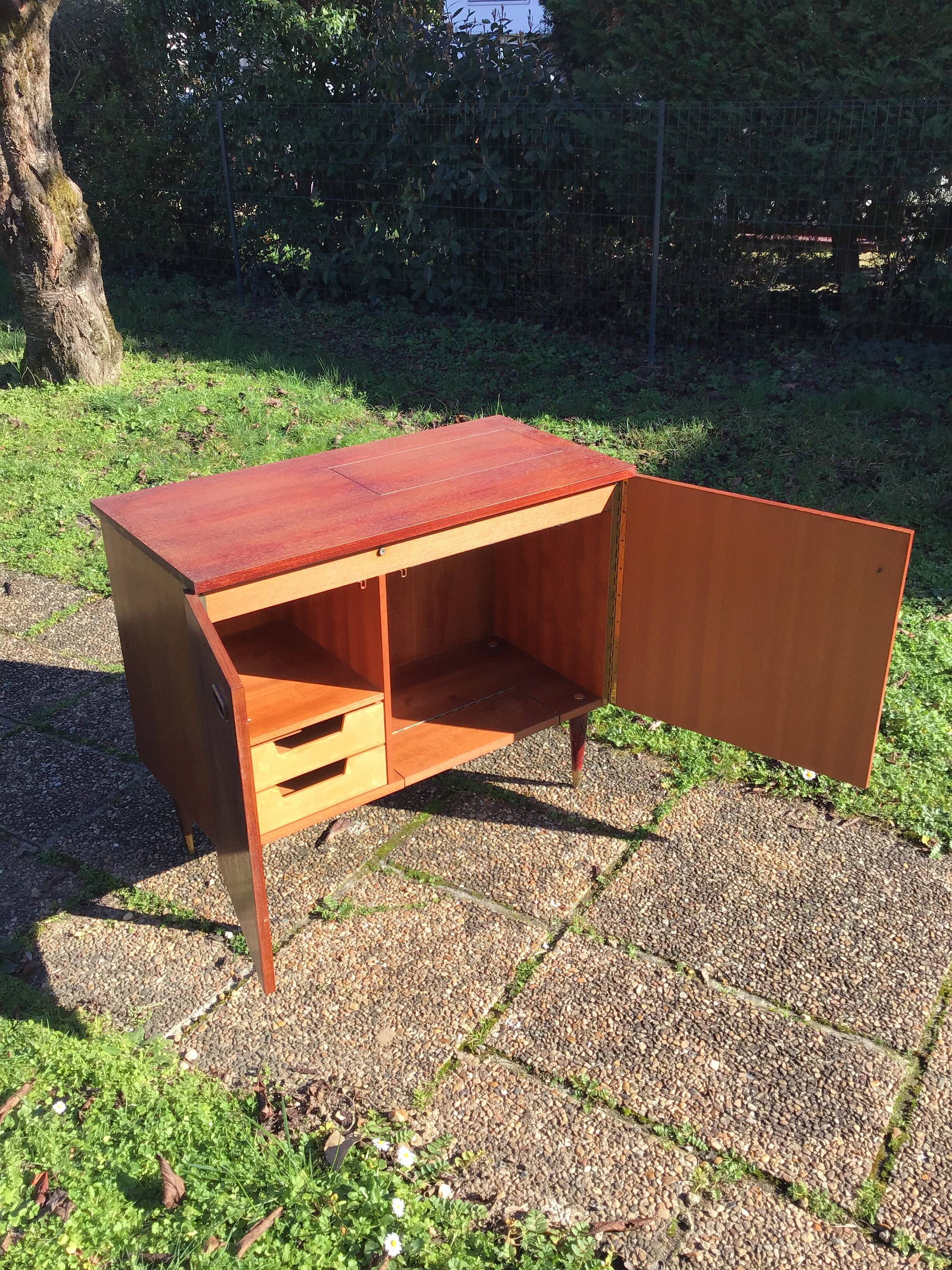 Vintage chest of drawers