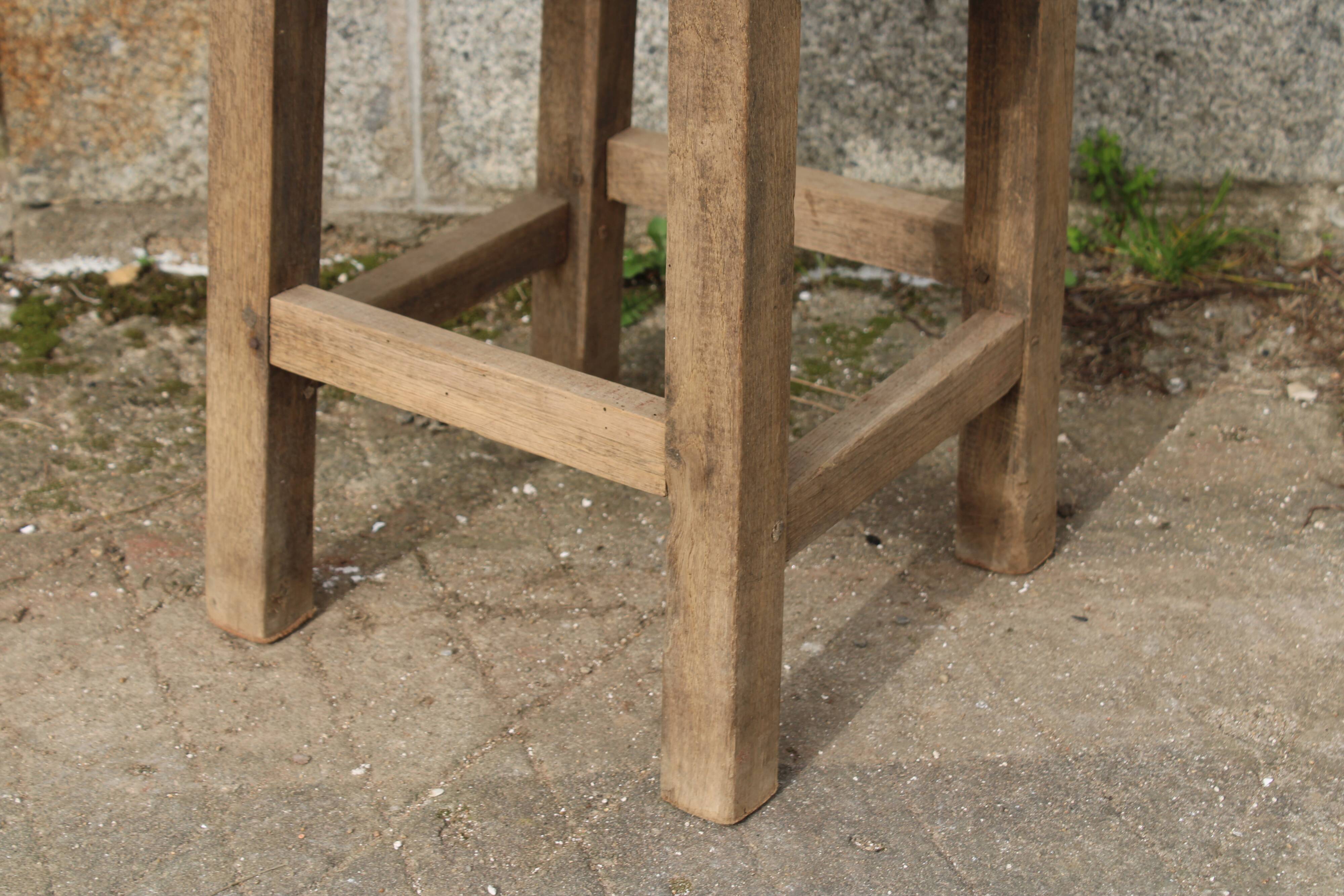 Vintage workshop stool in solid wood – sandblasted