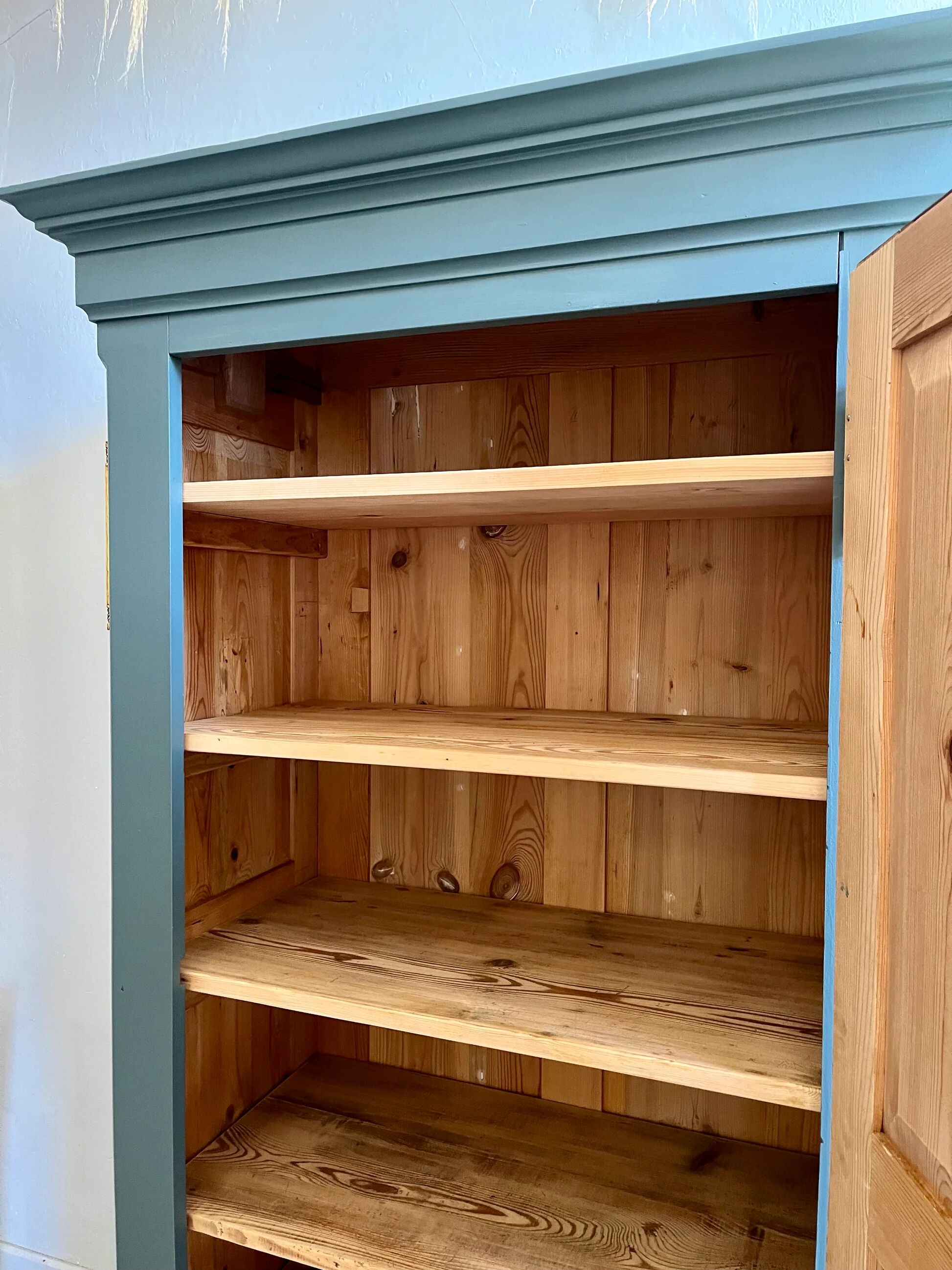 Antique bonnetière/wardrobe with one door