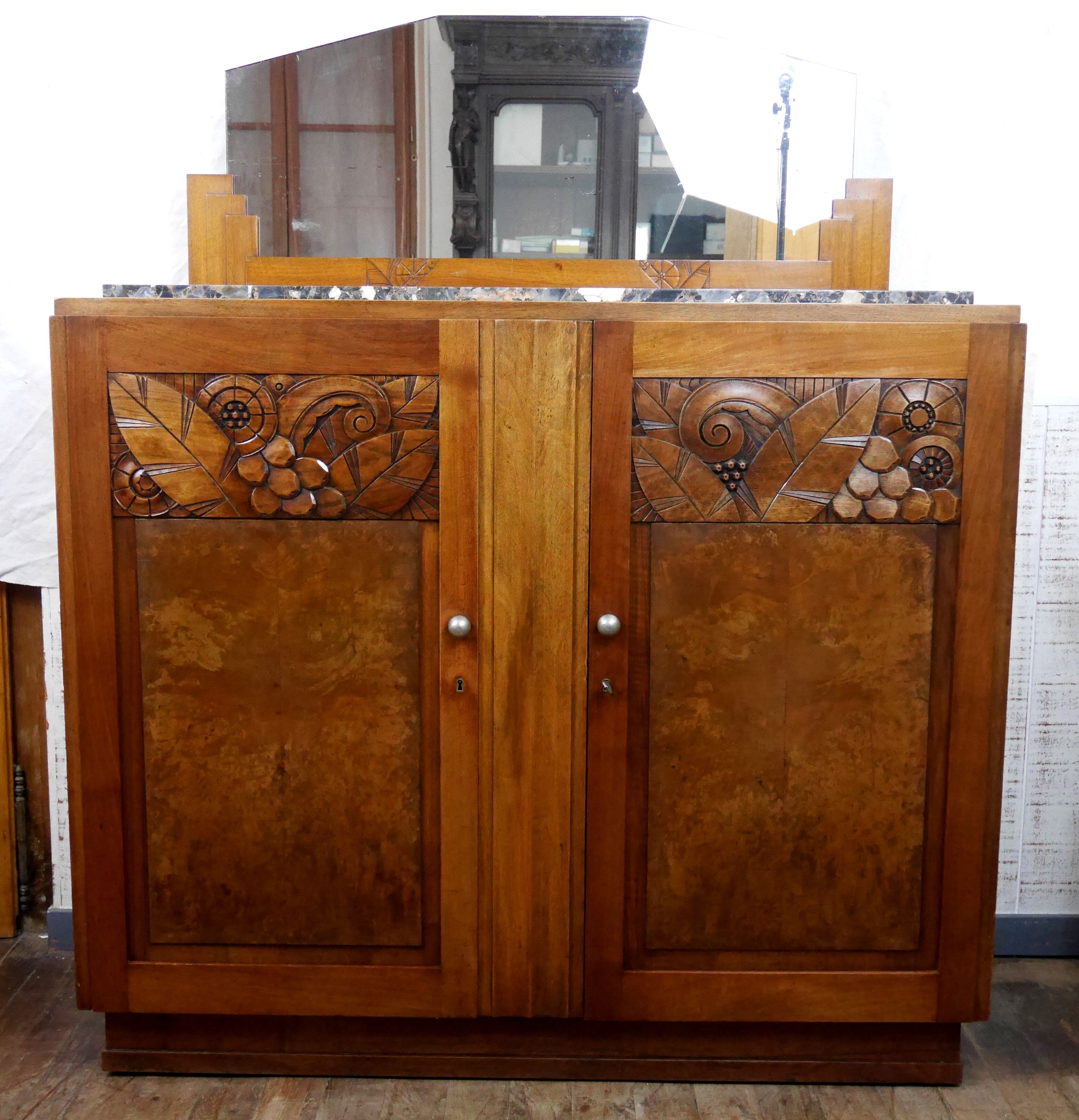 Sideboard art deco 1930 walnut floral pattern