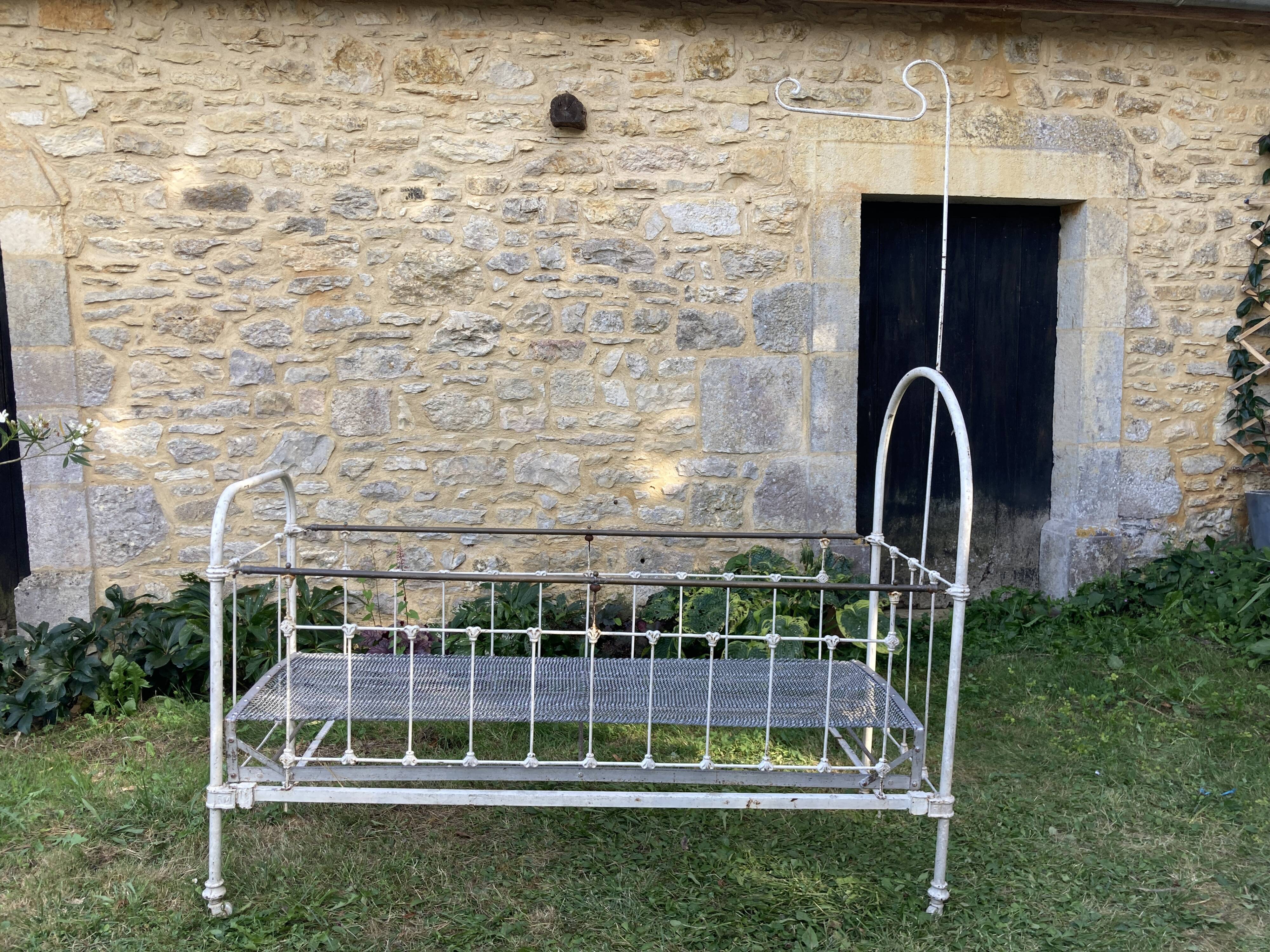 Iron bed for children
